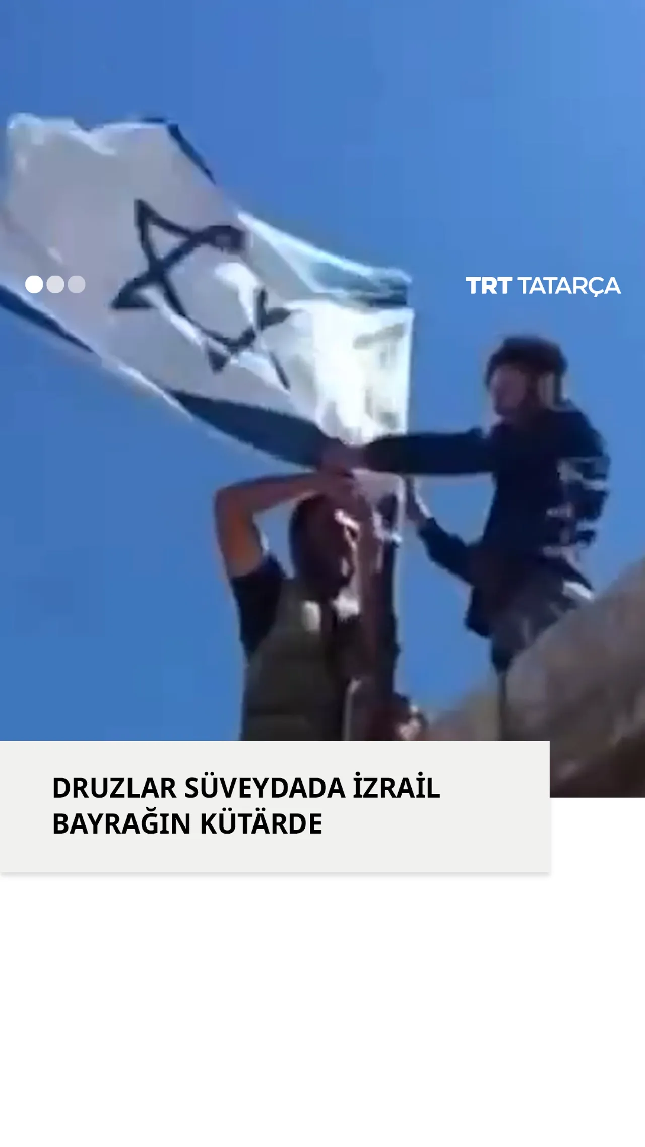 Druzlar Süveydada İzrail bayrağın kütärde