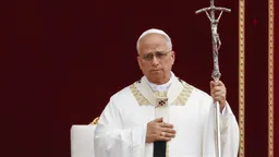 Papa Leoni bën thirrje për “armëpushim të menjëhershëm” në Gaza pas bombardimit të kishës katolike