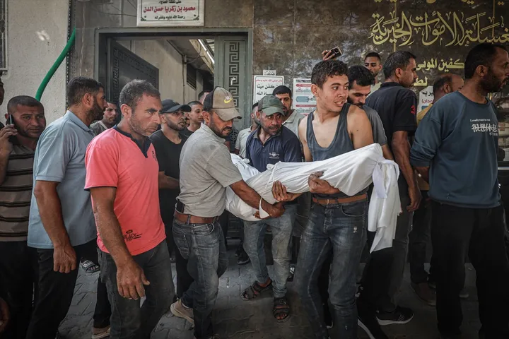 Sulmet izraelite vrasin 10 palestinezë në Khan Younis, dhjetëra të tjerë plagosen