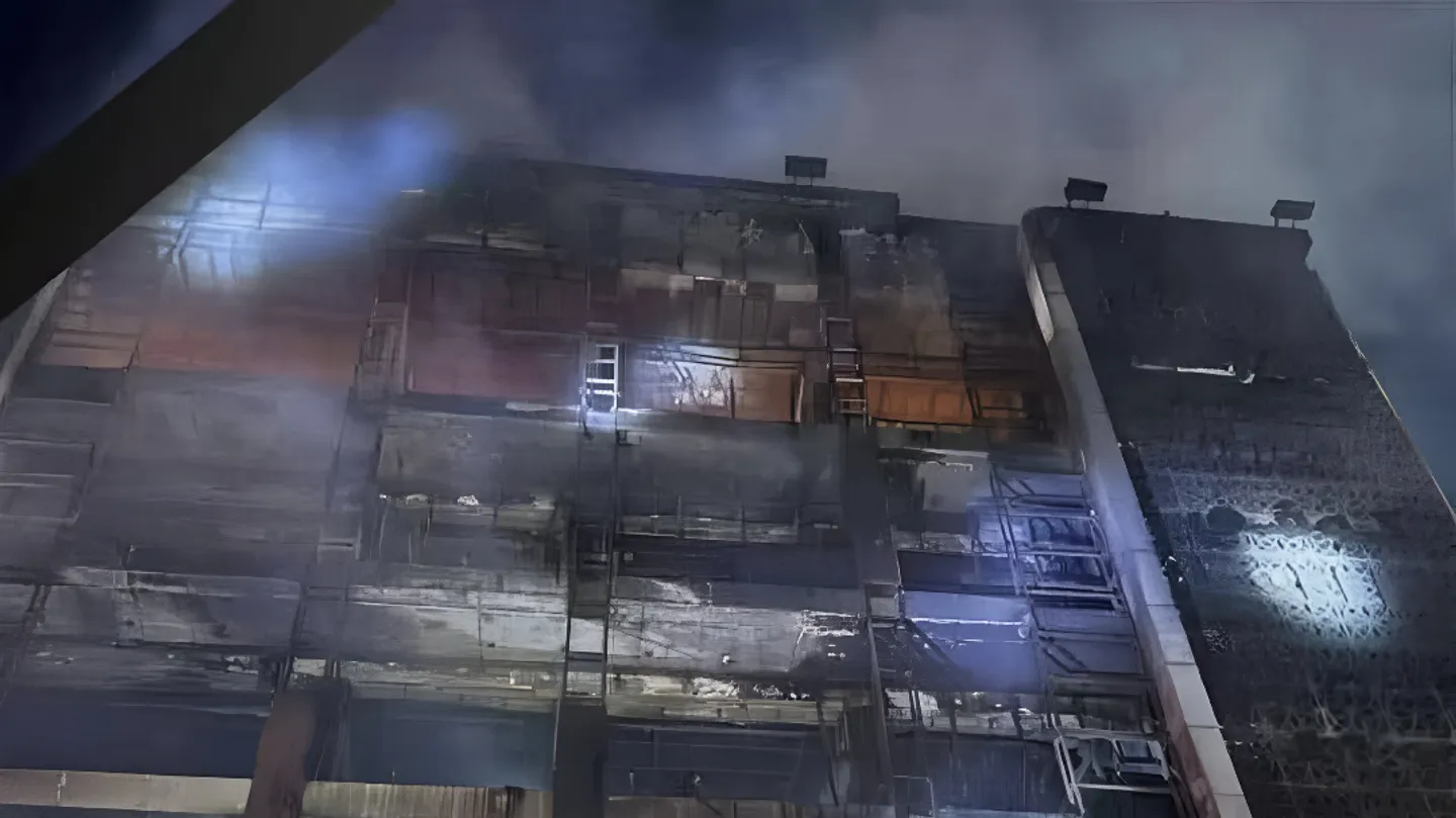 Deadly fire engulfs mall in Iraq's Wasit province, probe under way