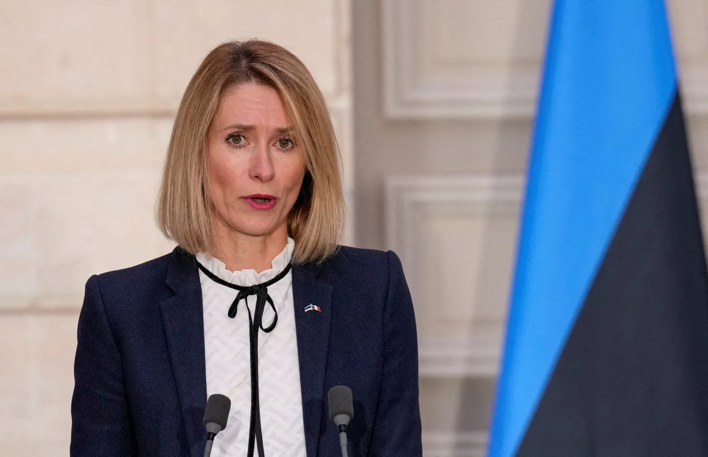 Платит Европа, хвалят США