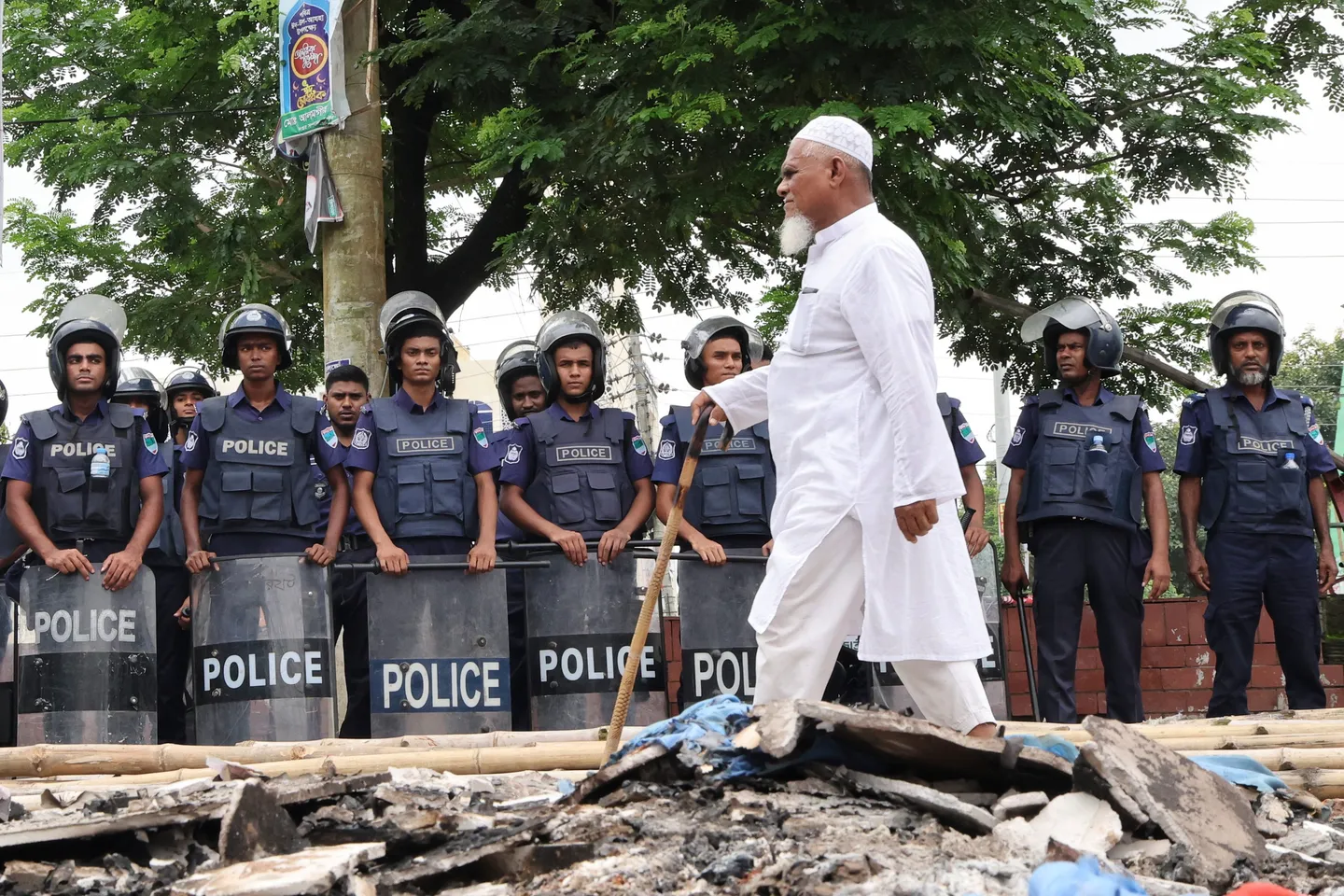 In Bangladesh viene imposto il coprifuoco dopo violenti scontri nel “Giorno del lutto”