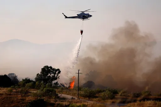 Brandweerhelikopters uit Nederland worden ingezet om bosbranden in Spanje te bestrijden