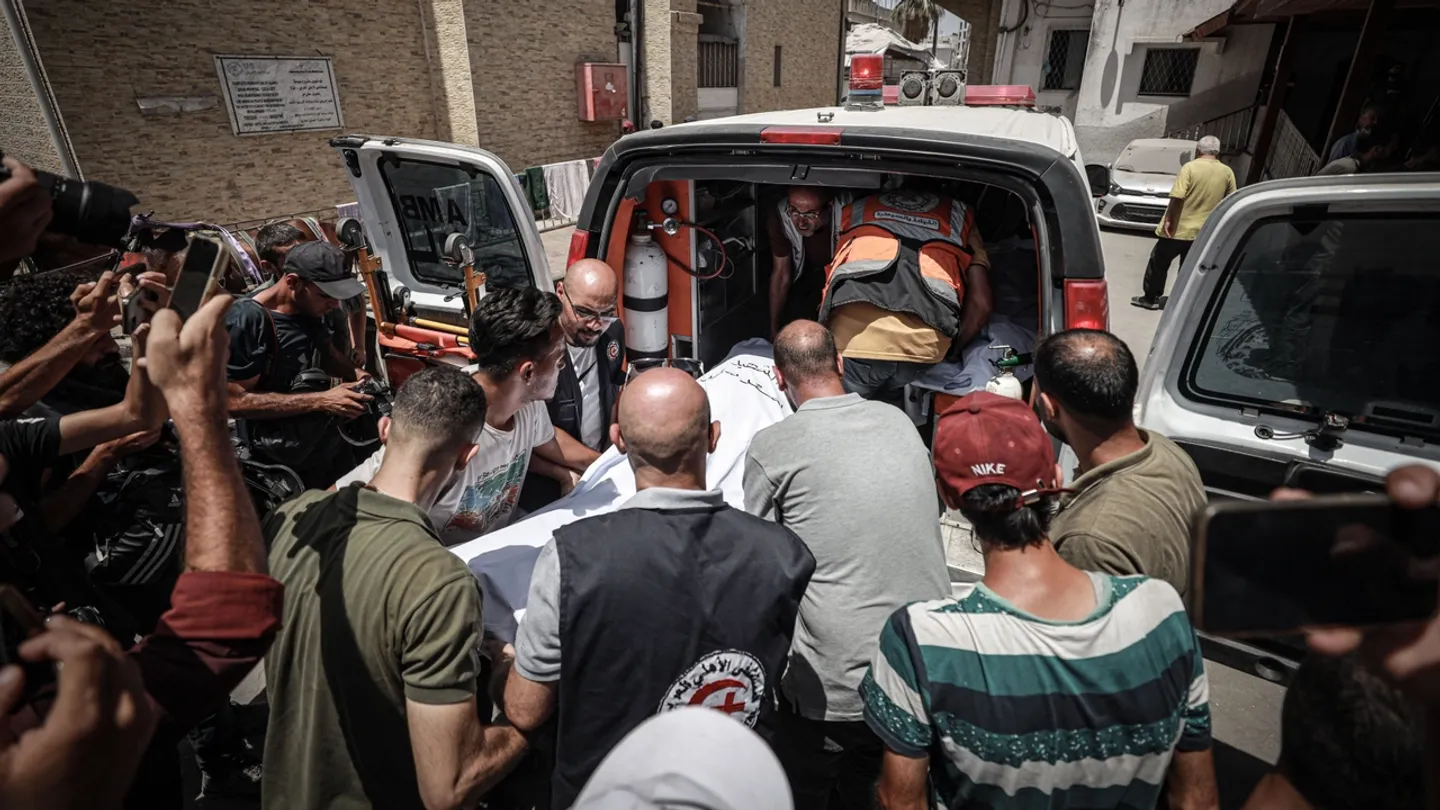 تنديد فلسطيني بالهجوم الإسرائيلي على كنيسة في غزة.. وبابا الفاتيكان يدعو لوقف إطلاق النار