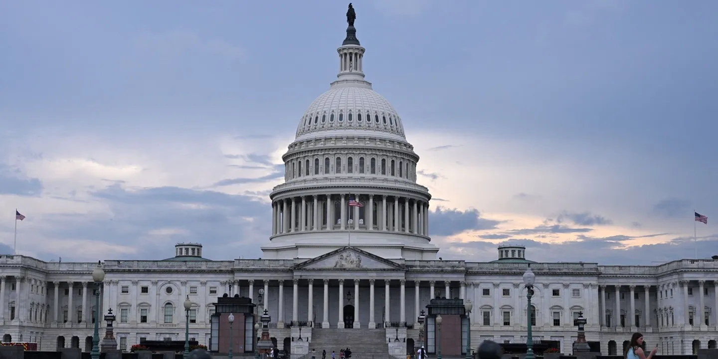 Congresso dos EUA aprova 9 mil milhões de dólares em cortes de Trump