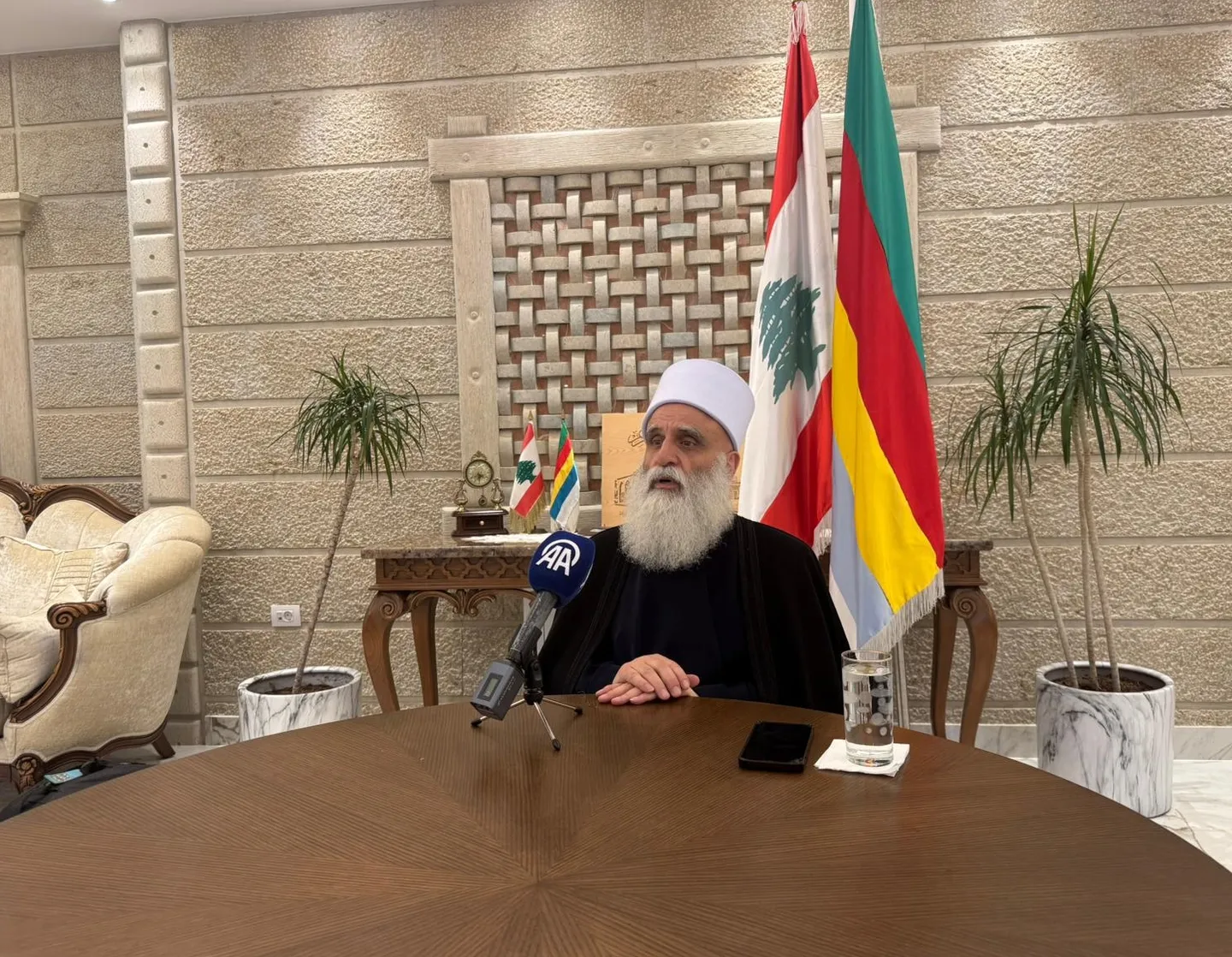 Lideri druz në Liban kërkon ndërmjetësim arab e turk për paqe në Suwayda