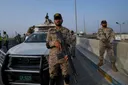 په خیبرپښتونخوا کې په نښته کې ۹ ترهګر وژل شوي او هنګو د پولیسو د مشر په ګډون ۳ تنو پولیس ټپیان شوي