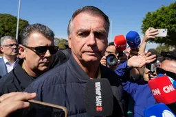 L'ancien président brésilien Bolsonaro contraint de porter un bracelet électronique
