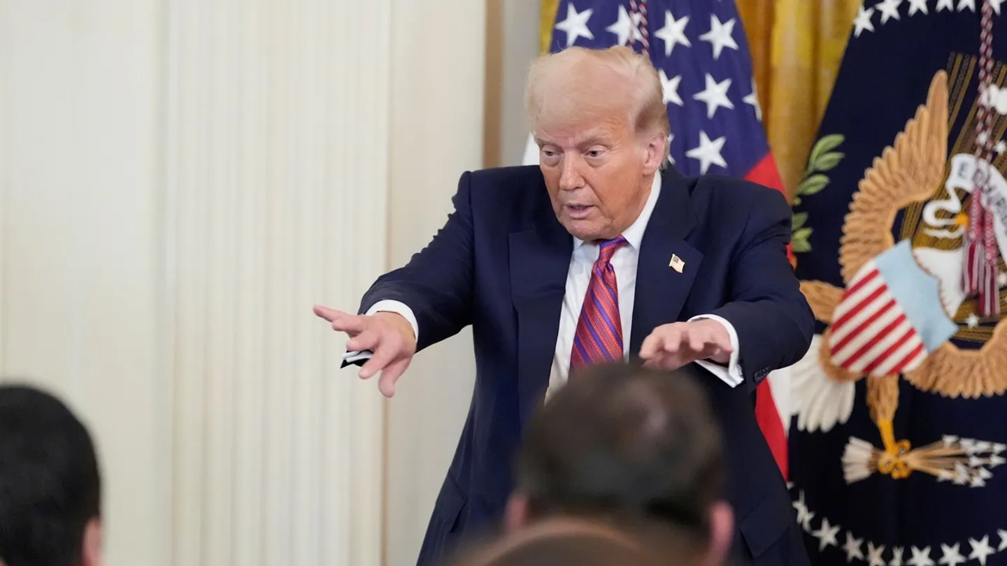 Трамп снова угрожает Ирану