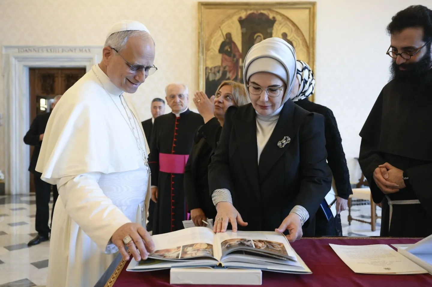 Emine Erdoğan trifft Papst Leo XIV.: Gespräche über Gaza und Klimaschutz