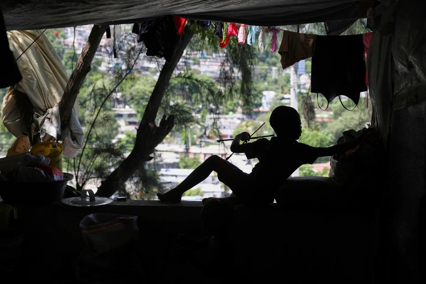 'Total collapse': Violent armed gangs now control 90 percent of Haitian capital - UN