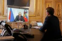 Escalade Paris-Moscou: Macron s’en prend à Poutine, Moscou répond