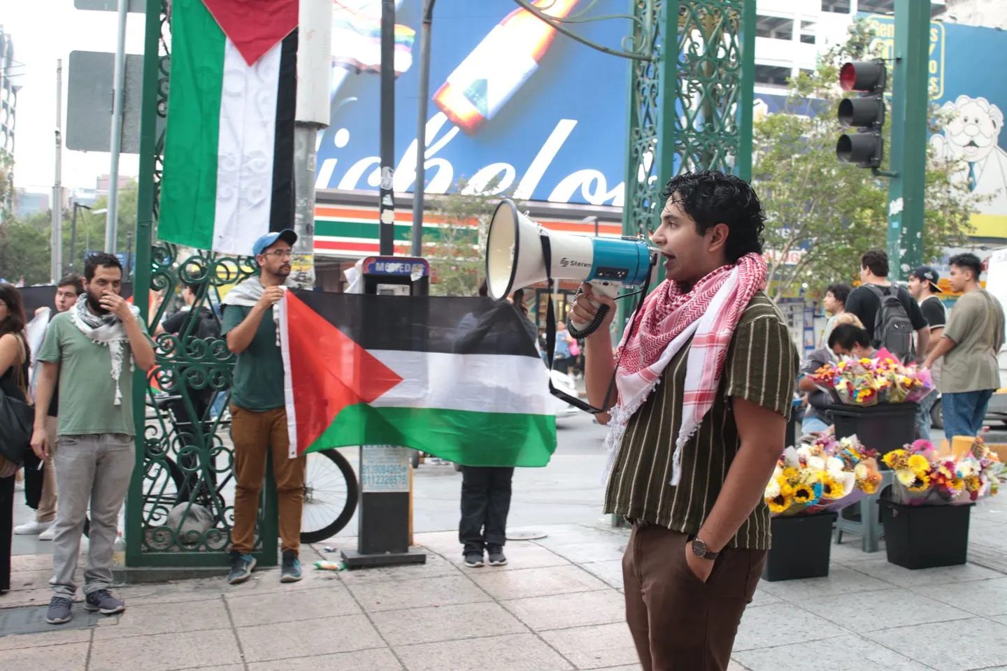 A miles de kilómetros de distancia, mexicanos alzan su voz y toman acción por Palestina