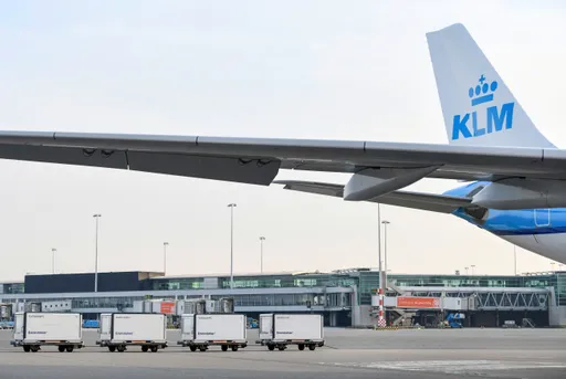 Landingsbaan Schiphol tijdelijk gesloten na waarneming drone