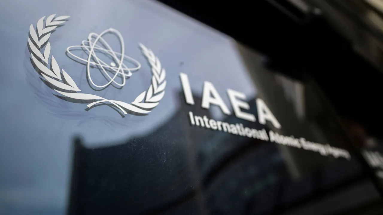 O Presidente do Irão ordena ao governo a suspender a cooperação com a AIEA, a agência nuclear da ONU
