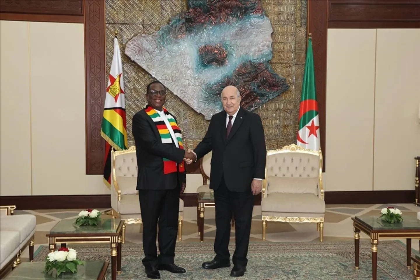 L'Algérie et le Zimbabwe signent plusieurs accords et mémorandums d'entente