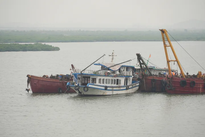 Vietnam, tragedia nella Baia di Ha Long: barca turistica si capovolge, almeno 34 morti