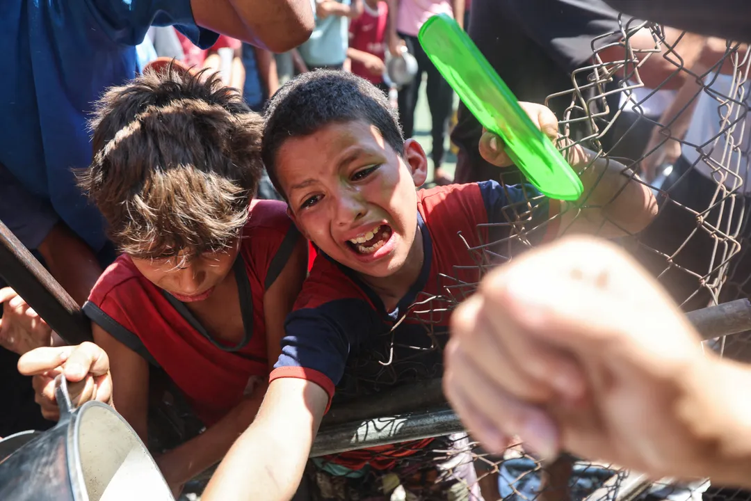 "Salieron con hambre, regresaron muertos": padres en Gaza lloran a niños asesinados buscando comida