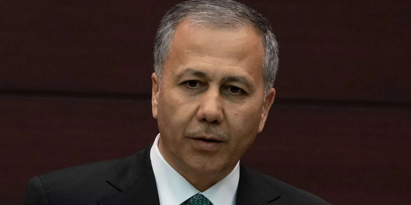 Az Interpol által világszerte körözött szökevényeket kiadták Türkiyének