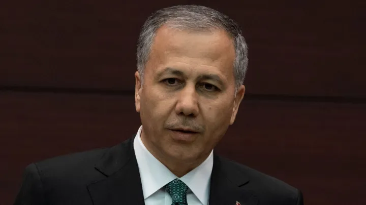 Az Interpol által világszerte körözött szökevényeket kiadták Türkiyének