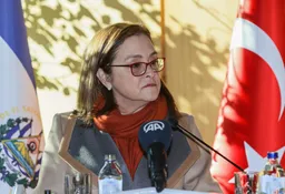 La ministra de Exteriores de El Salvador visita Türkiye para fortalecer la cooperación bilateral