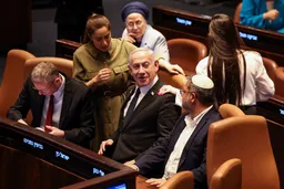 من يُنقذ نتنياهو من حلفائه؟ أزمة التجنيد تهدد الحكومة الإسرائيلية