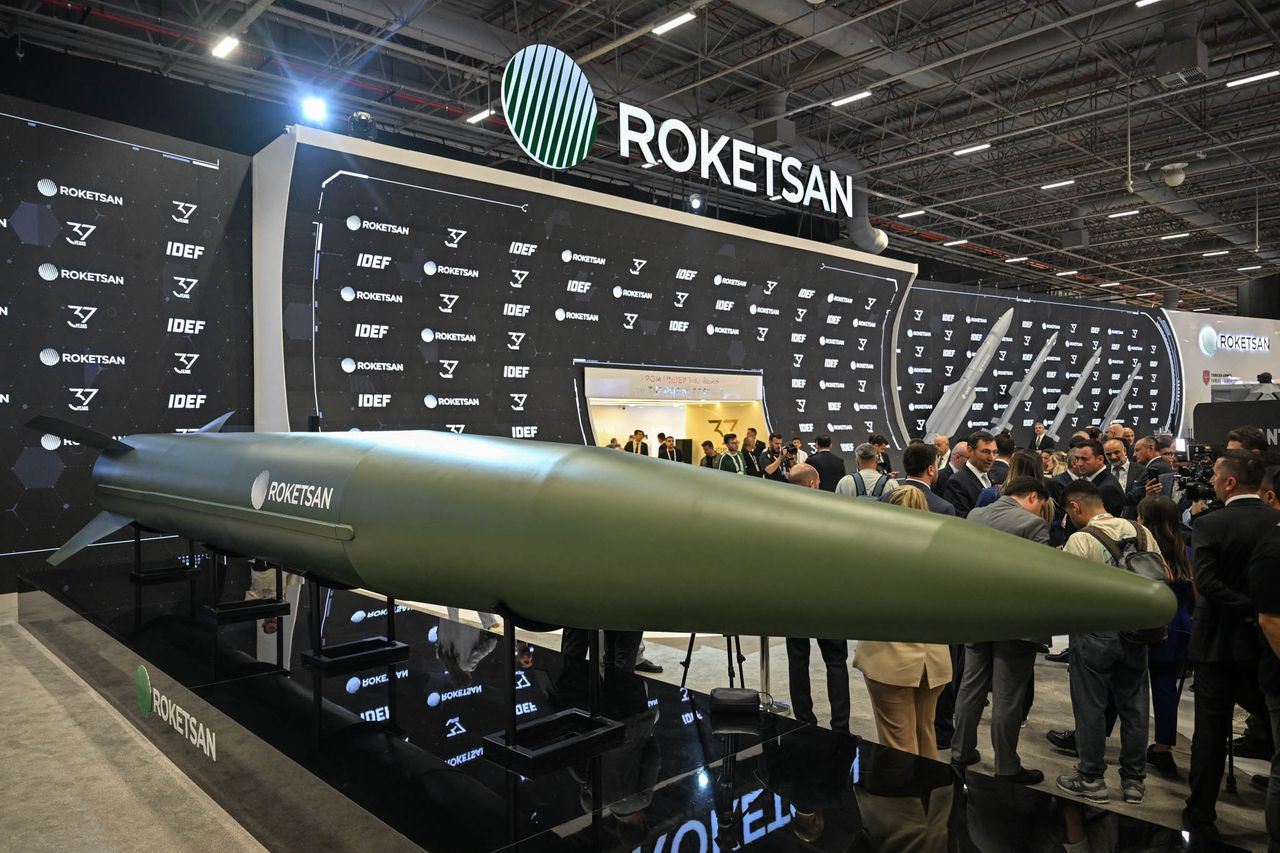 Türkiye debuts hypersonic missile at IDEF 2025, marking major defence ...