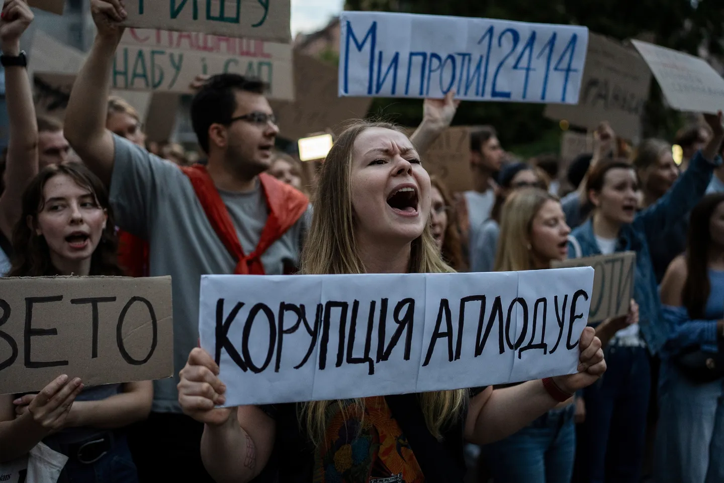 Anti-Zelenskyy protests break out in Kiev after crackdown on anti-graft agencies