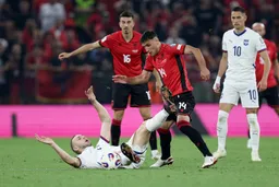 FShF-ja gjobitet nga FIFA për "incidentet" në ndeshjen Shqipëri-Serbi