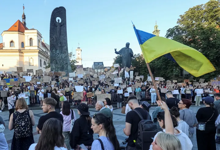 Kiýewde korrupsiýa bilen bagly kararlardan soň Zelenskä garşy protestler başlady