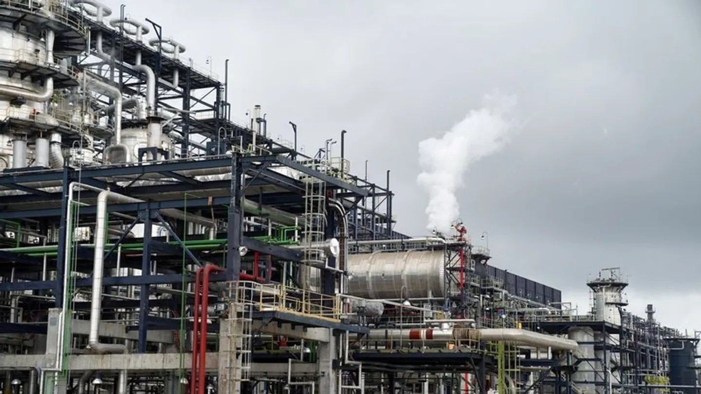 Nigeria's Dangote refinery expected to undertake 40-day maintenance at petrol plant