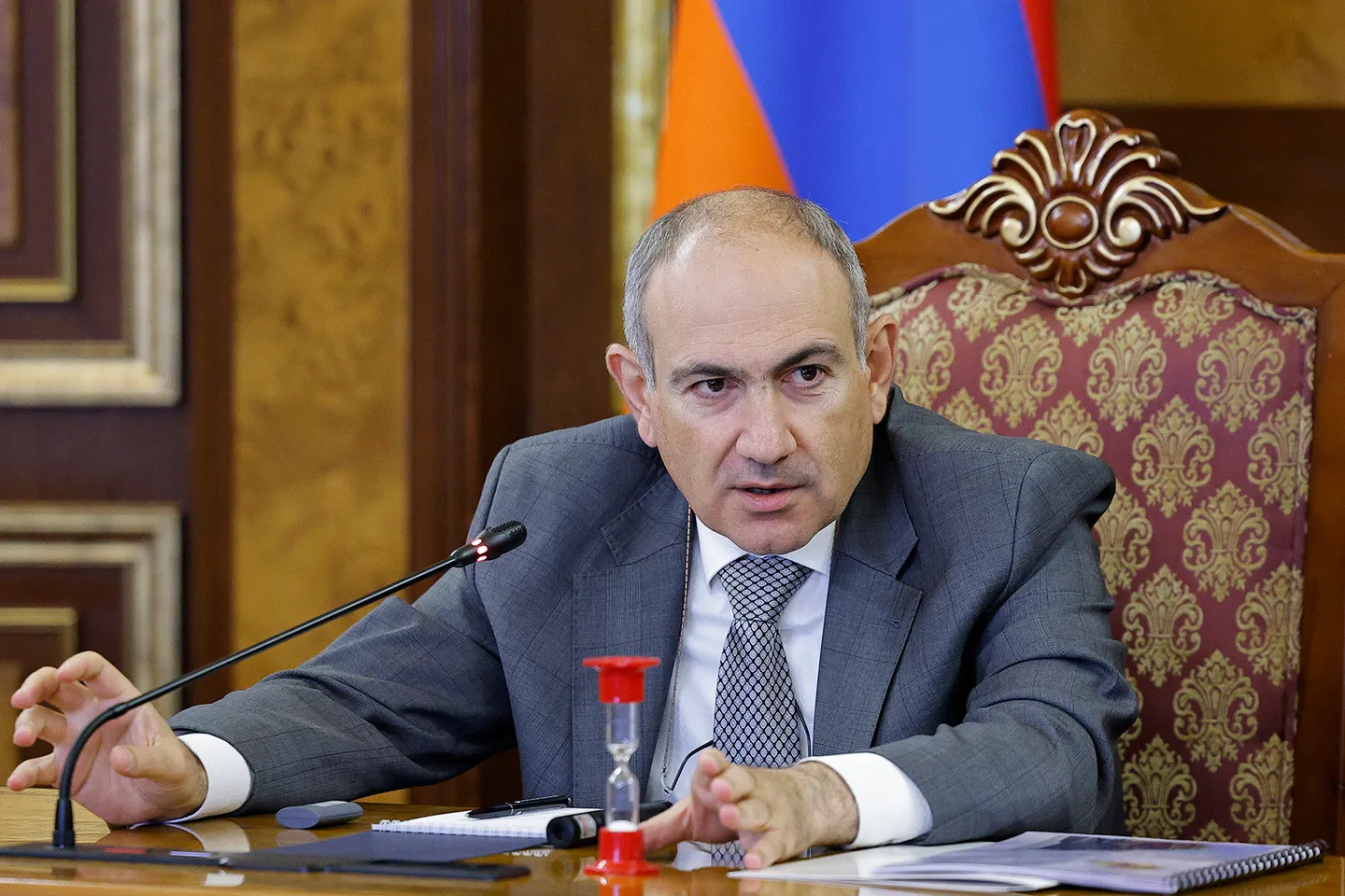 Пашинян реформирует церковь