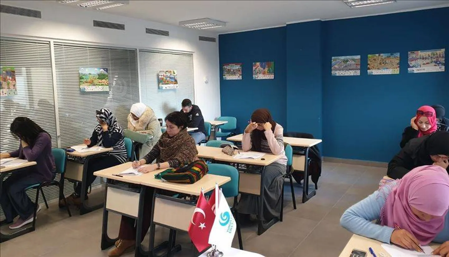 طلاب أتراك يتعلمون اللغة العربية ضمن برامج متخصصة في تونس