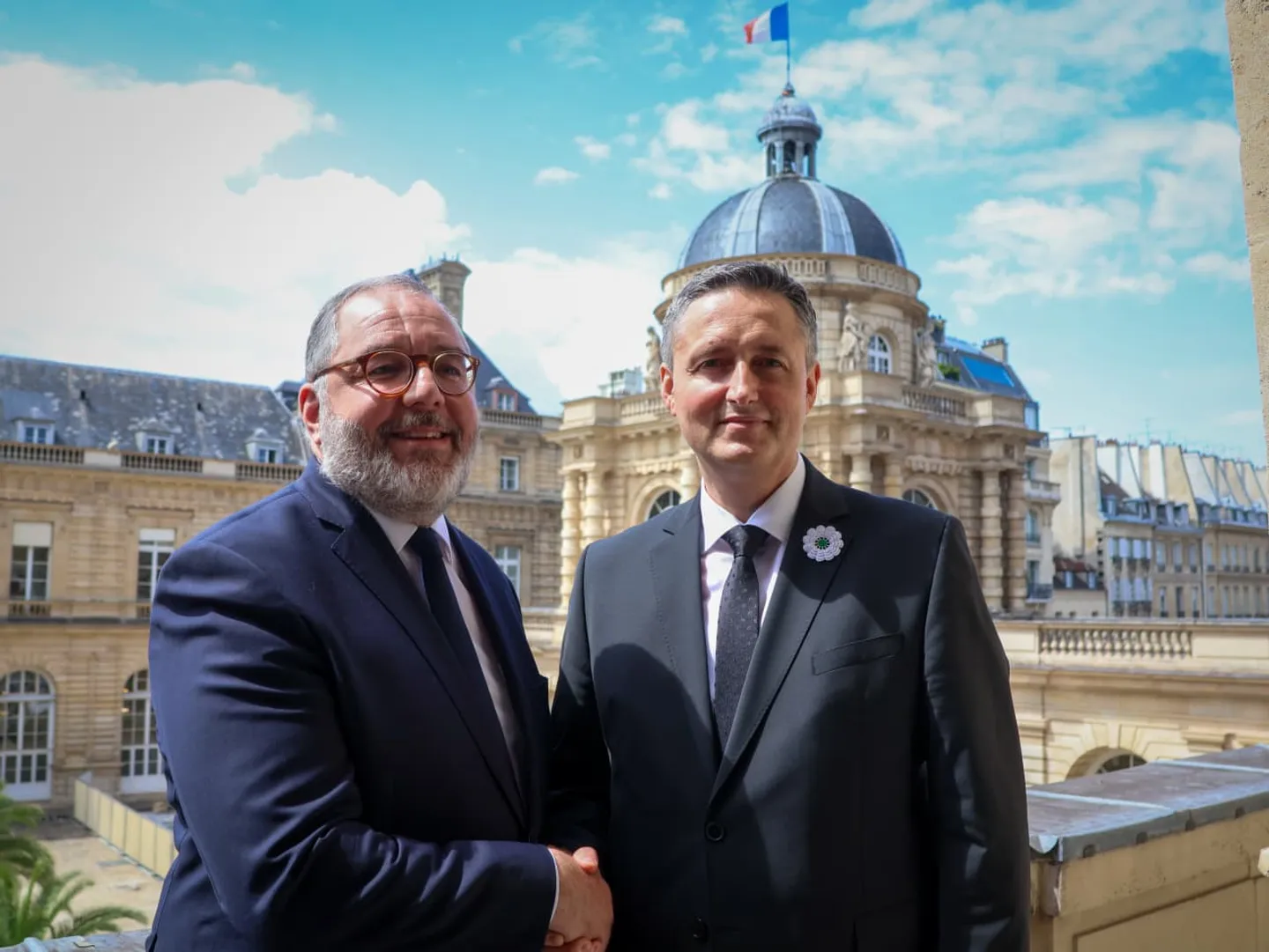 À Paris, le président bosnien inaugure le monument aux victimes du génocide de Srebrenica