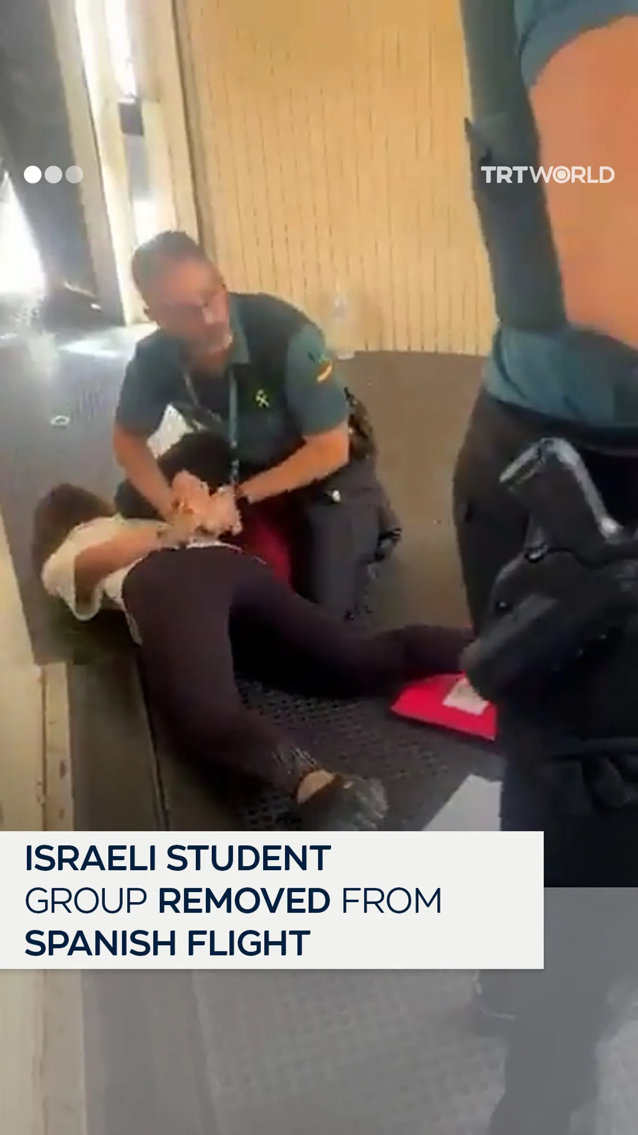 Israeli students removed from plane for 'disruptive behaviour'