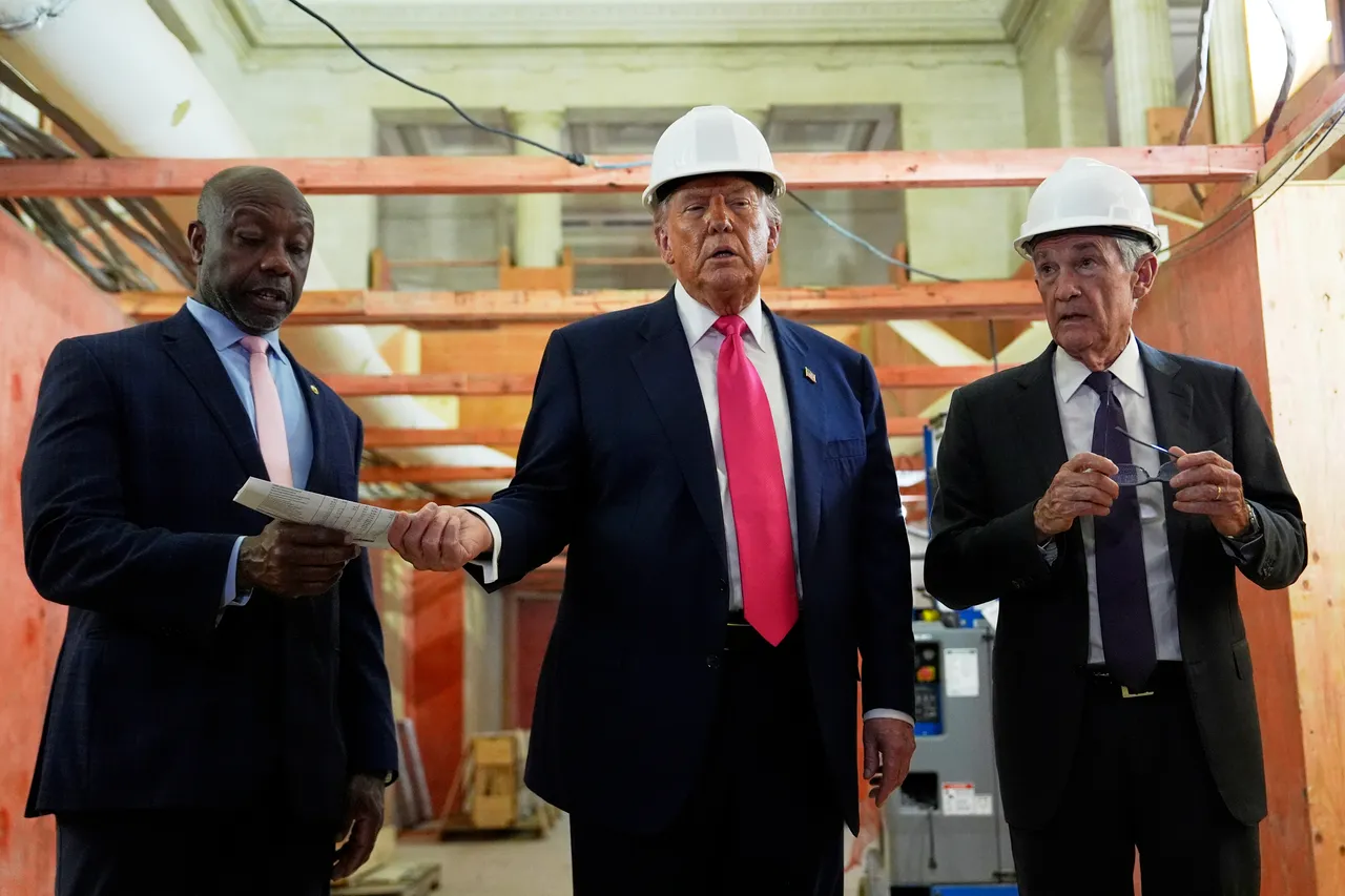 د امریکا ولسمشر ټرمپ د فدرالي ریزرف  یا مرکزي بانک څخه د ليدنې پر مهال، د جيروم پاول سره يې شخړه وکړ