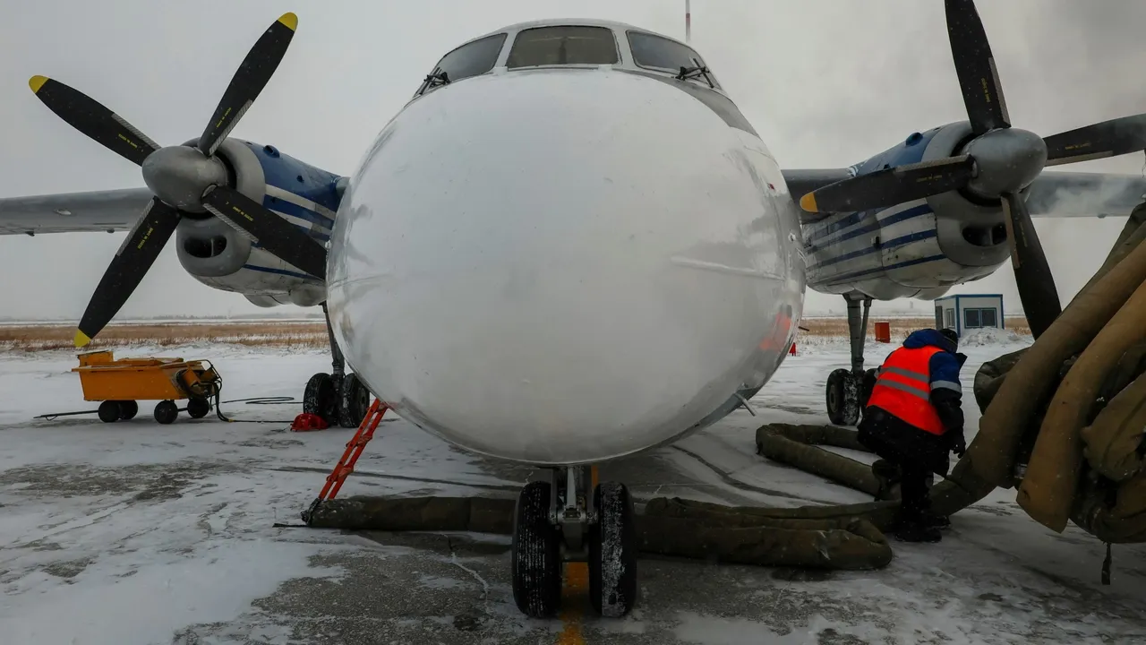 Equipas de resgate russas encontram avião desaparecido em chamas e, alegadamente, sem sobreviventes