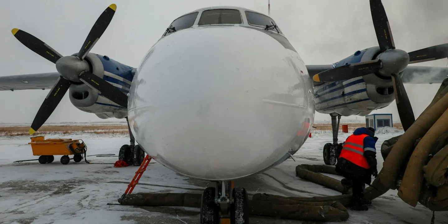Equipas de resgate russas encontram avião desaparecido em chamas e, alegadamente, sem sobreviventes