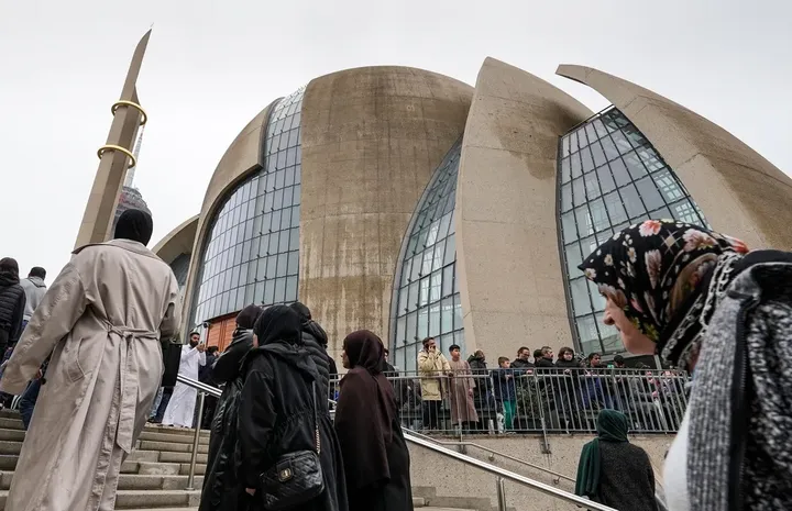 France: selon une rabbine, interdire le voile islamique est une dérive “illibérale”