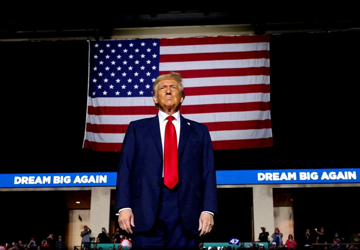Американцы не потеряли веру в Трампа