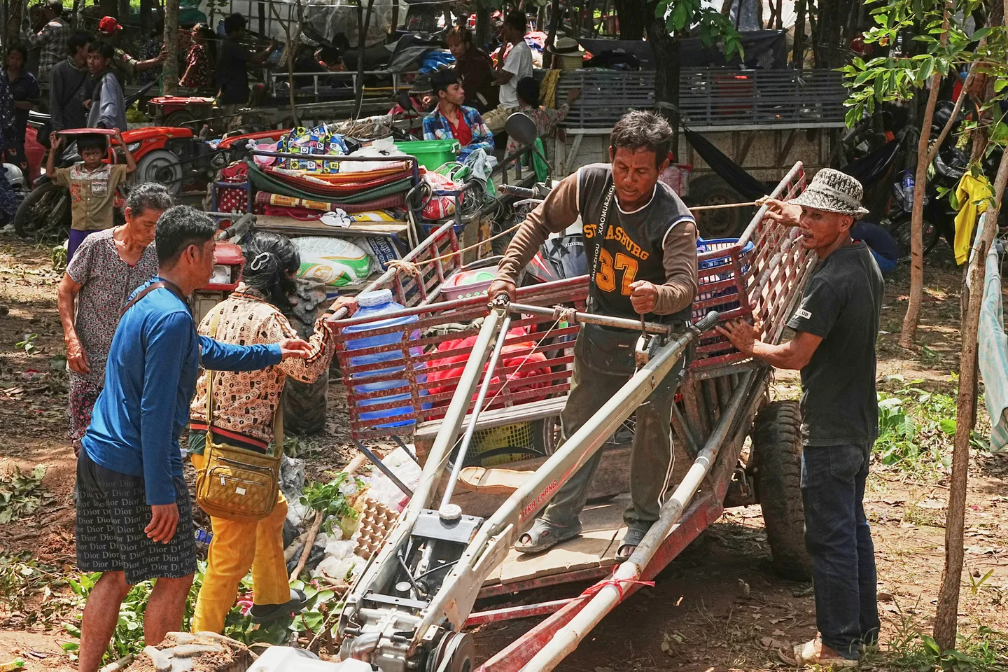 Thailand, Cambodia clash in heavy fighting for the second day as death toll mounts