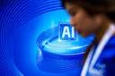 AI進化で選挙干渉リスク増大、政府が対策強化へ