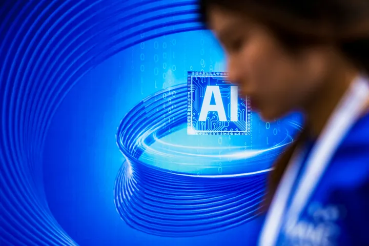 AI進化で選挙干渉リスク増大、政府が対策強化へ