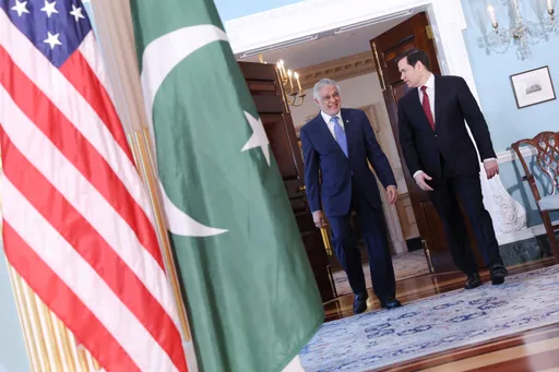Top US, Pakistan diplomats discuss regional issues