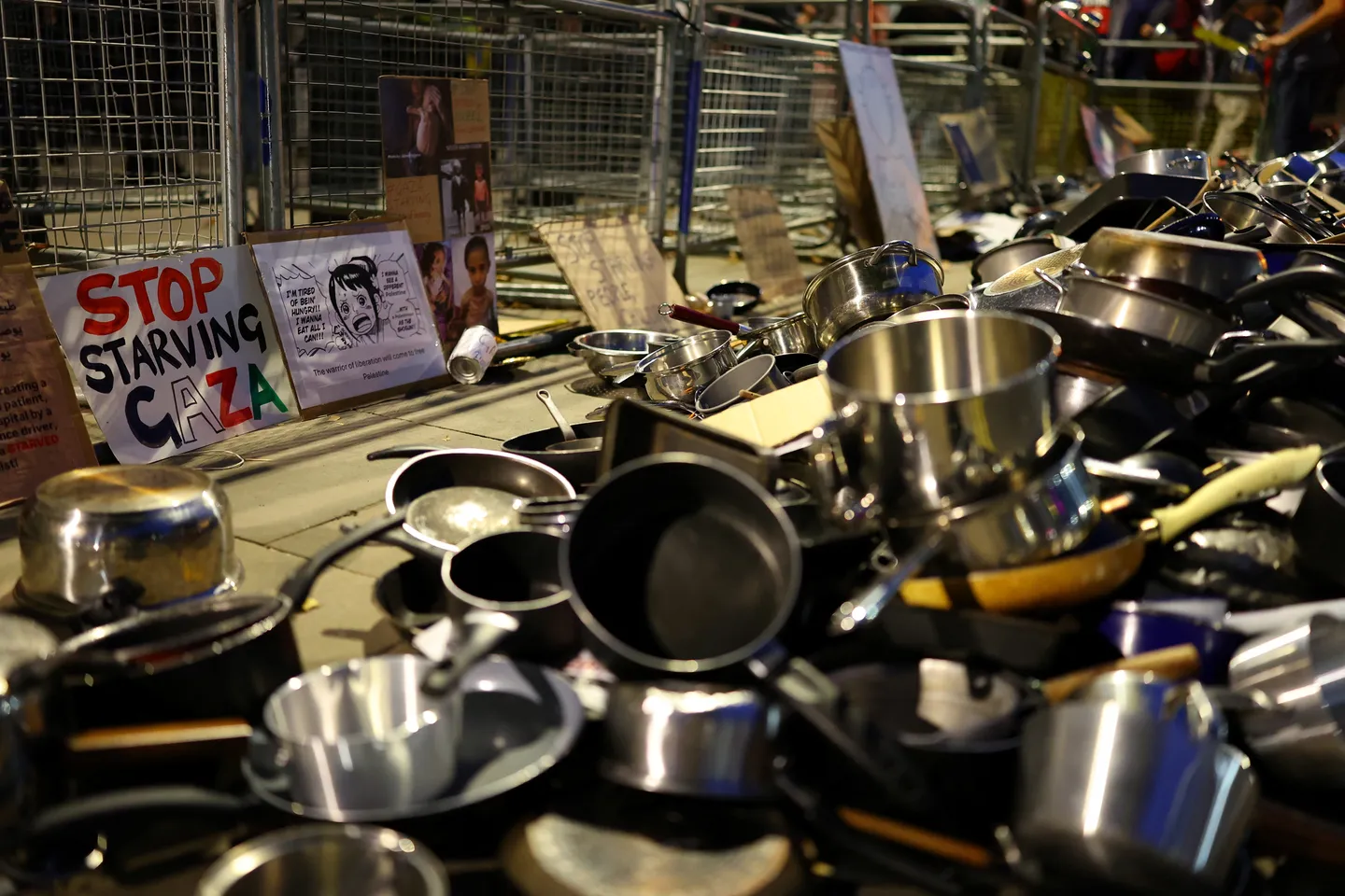 Londres: 1000 casseroles devant le bureau du Premier ministre pour dénoncer la famine à Gaza