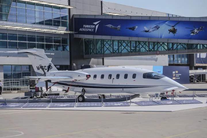 بعد استحواذ "بايكار" التركية عليها.. "بياجيو آيروسبيس" توقع أول عقد لبيع طائرتها المتطورة