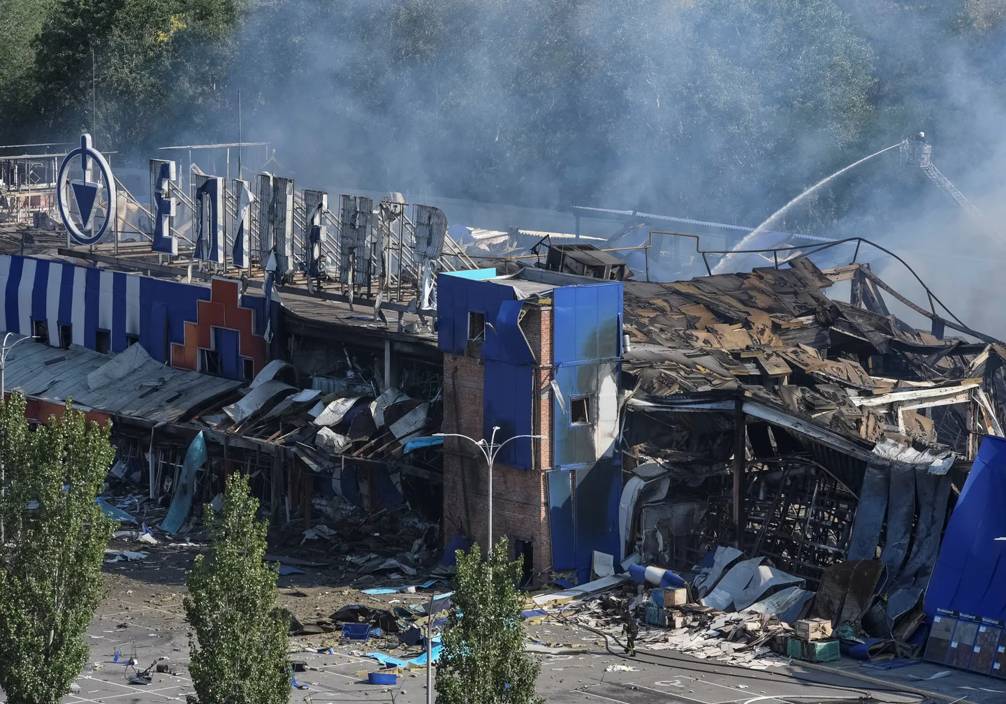Deadly Russian attacks hit Ukraine's Dnipro