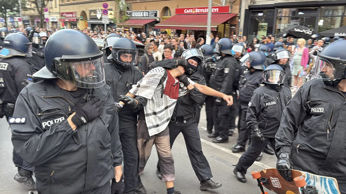 Njemačka policija razbila veliki propalestinski skup u Berlinu, deseci uhapšenih