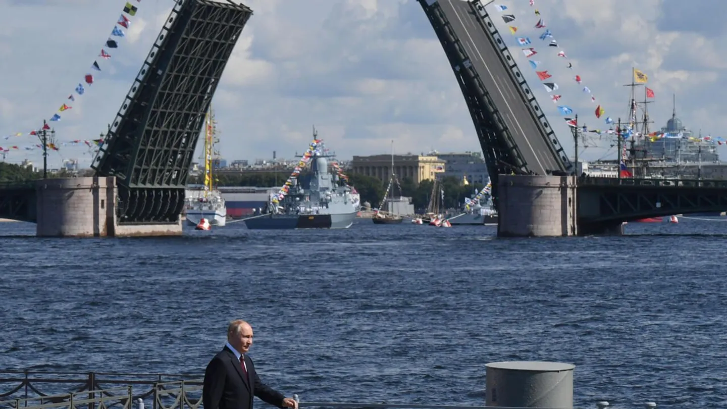 Рекордное число дронов обрушилось на регион, в который прибыл Путин