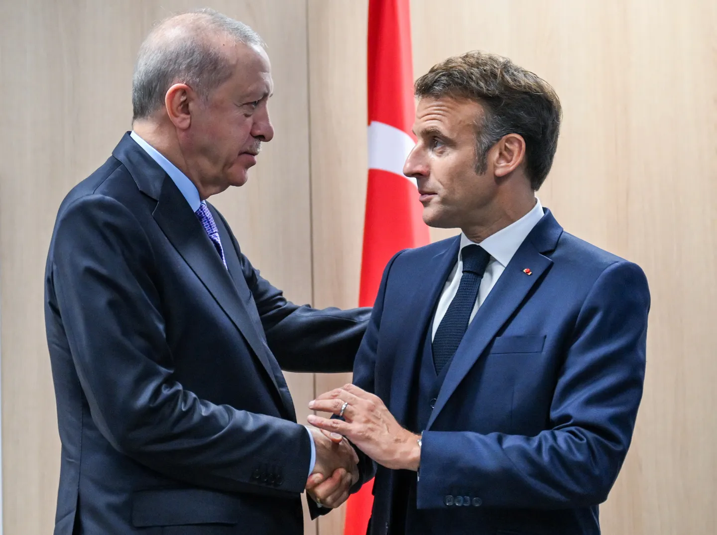 أردوغان يبحث مع ماكرون التطورات في غزة والمنطقة ويشيد بقرار فرنسا الاعتراف بدولة فلسطين